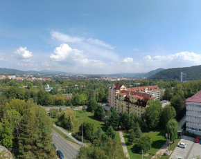 Mestsky Vyhlad-City View & 24h self check-in & Free Parking, Banská Bystrica